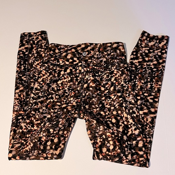 Lululemon Invigorating Leggings - Picture 5 of 9